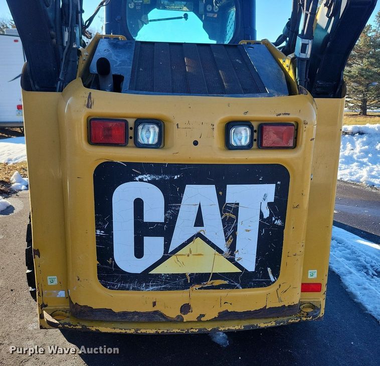 image for item LC9810 2012 Caterpillar 262C skid steer loader