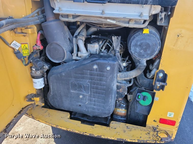 image for item LC9810 2012 Caterpillar 262C skid steer loader
