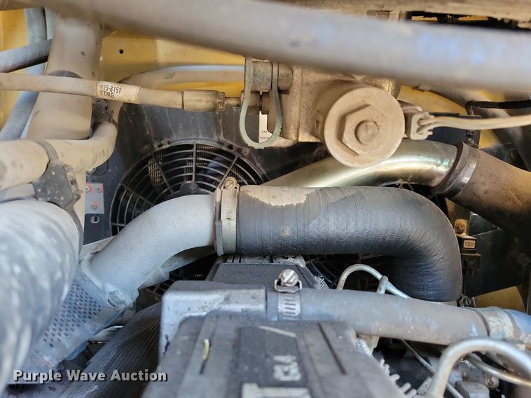 image for item LC9810 2012 Caterpillar 262C skid steer loader