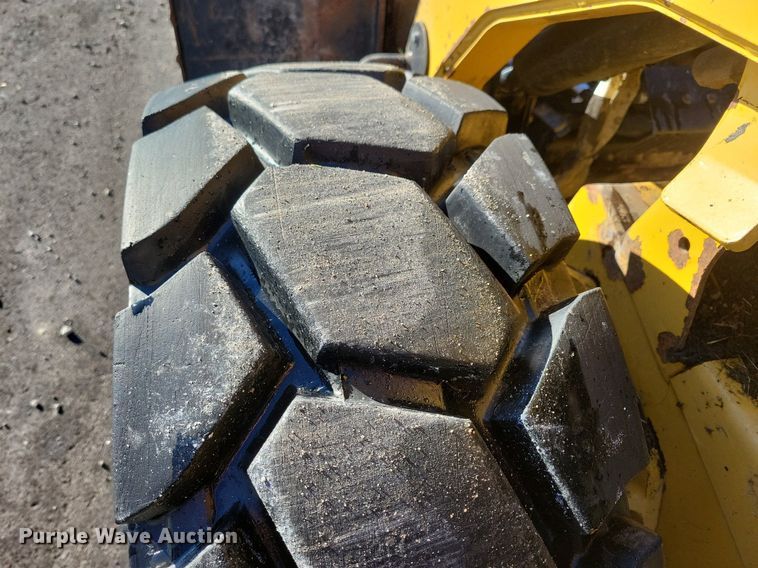 image for item LC9810 2012 Caterpillar 262C skid steer loader