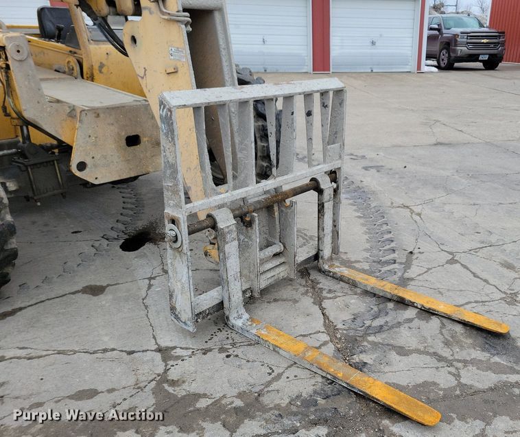 image for item LC9811 1998 Gehl DL-6H telehandler