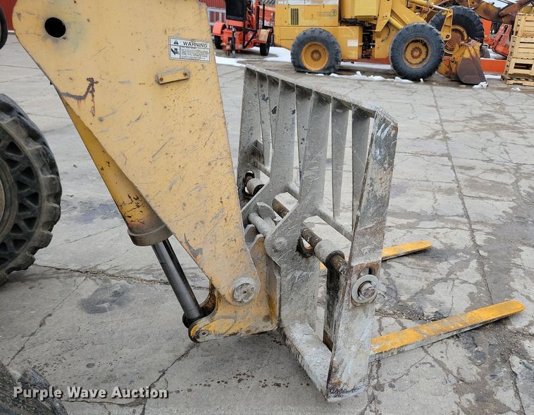 image for item LC9811 1998 Gehl DL-6H telehandler