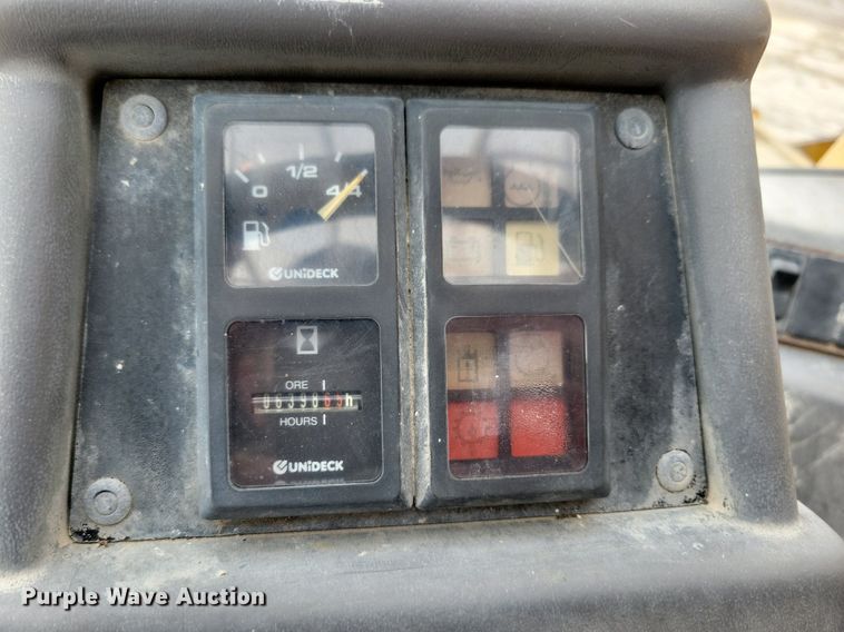 image for item LC9811 1998 Gehl DL-6H telehandler