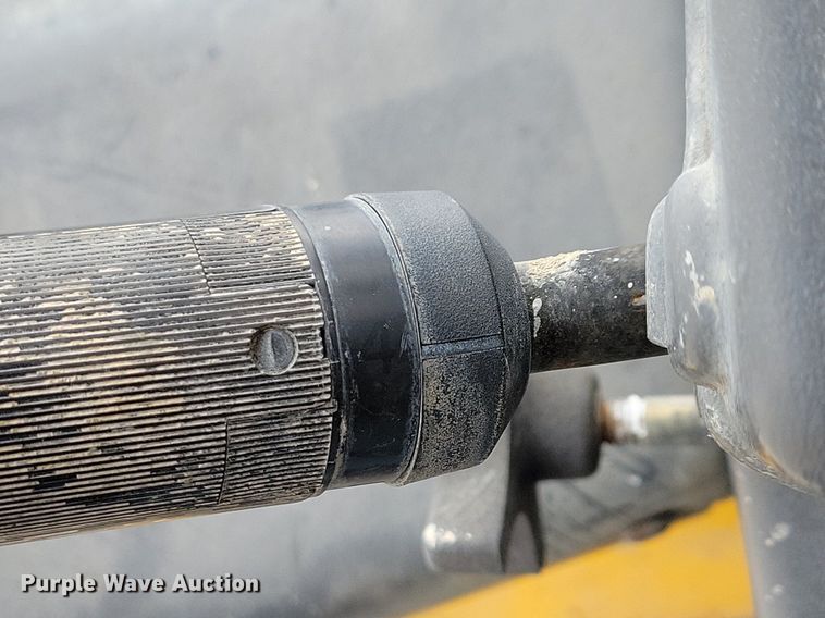 image for item LC9811 1998 Gehl DL-6H telehandler