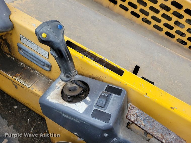 image for item LC9811 1998 Gehl DL-6H telehandler