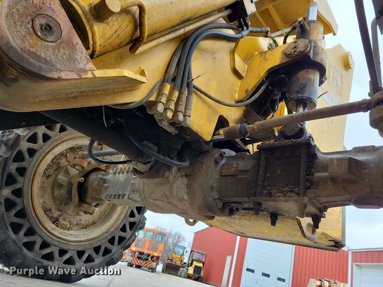 image for item LC9811 1998 Gehl DL-6H telehandler