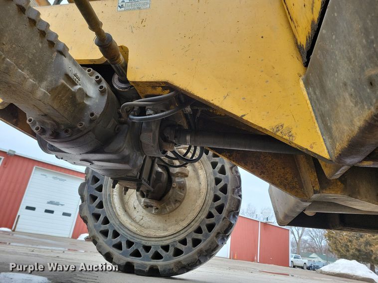 image for item LC9811 1998 Gehl DL-6H telehandler