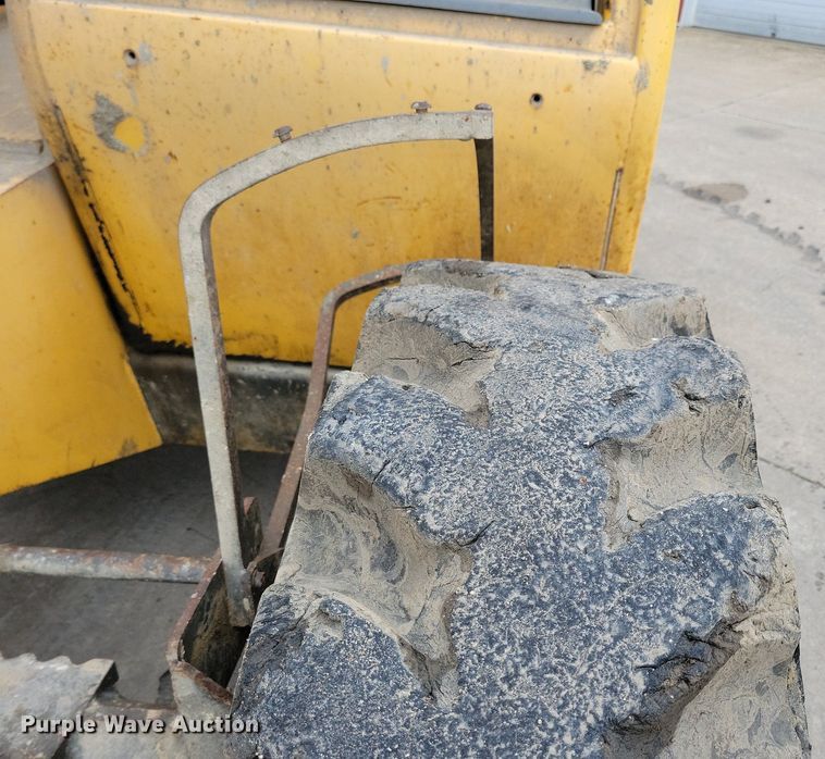 image for item LC9811 1998 Gehl DL-6H telehandler