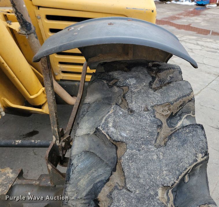 image for item LC9811 1998 Gehl DL-6H telehandler