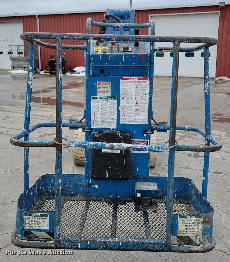 image for item LC9812 1999 Genie Z-30/20 boom lift