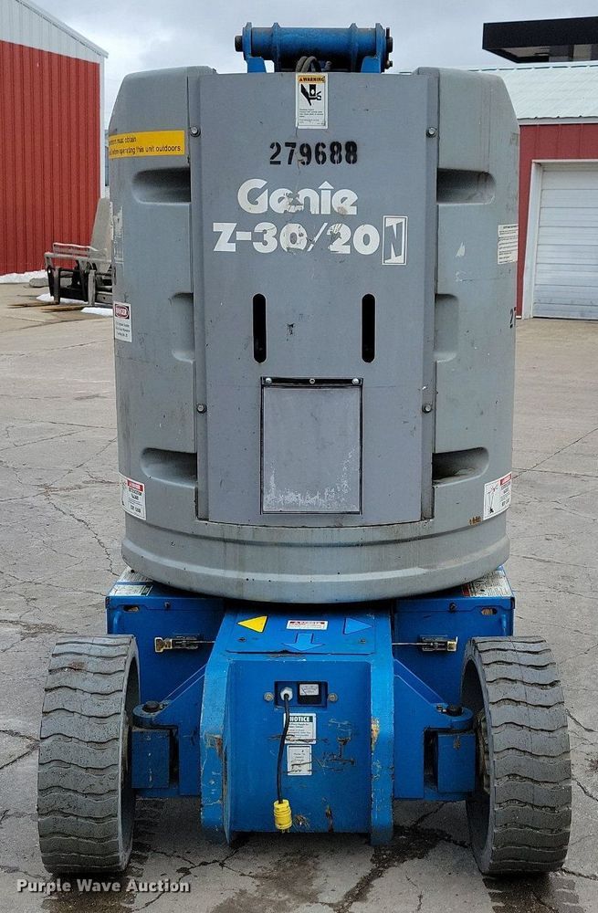 image for item LC9812 1999 Genie Z-30/20 boom lift