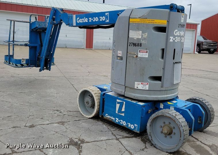 image for item LC9812 1999 Genie Z-30/20 boom lift