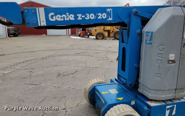 image for item LC9812 1999 Genie Z-30/20 boom lift
