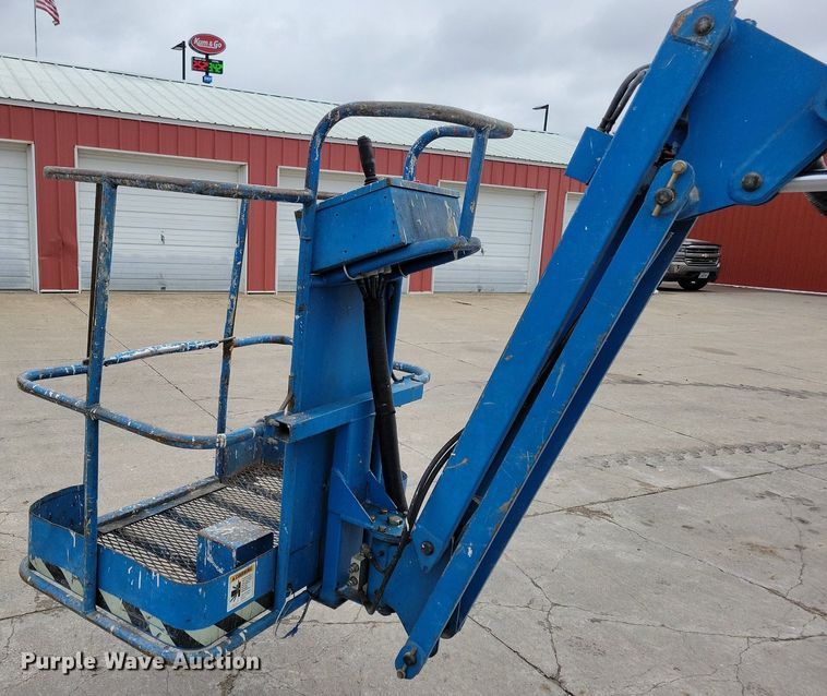 image for item LC9812 1999 Genie Z-30/20 boom lift