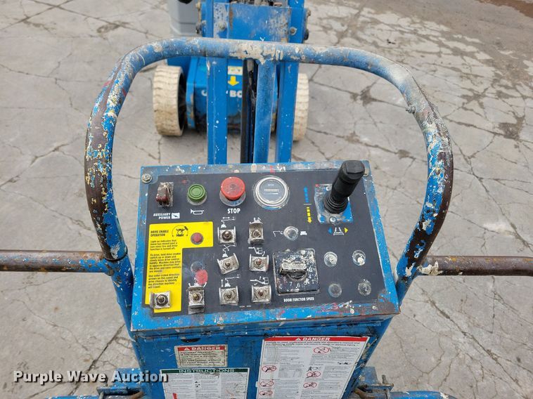 image for item LC9812 1999 Genie Z-30/20 boom lift