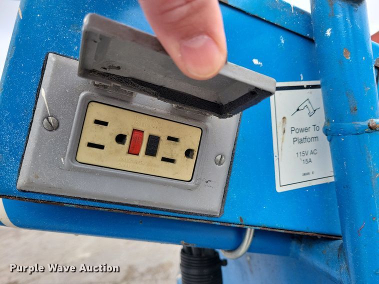 image for item LC9812 1999 Genie Z-30/20 boom lift