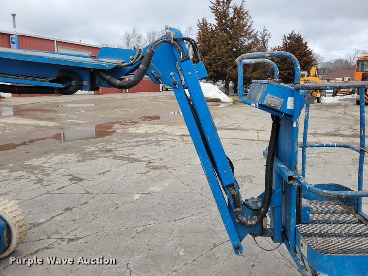 image for item LC9812 1999 Genie Z-30/20 boom lift