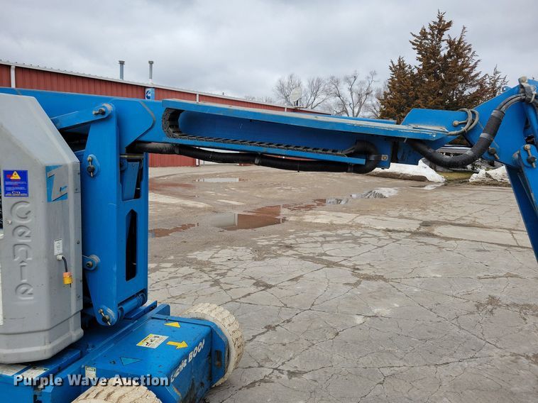 image for item LC9812 1999 Genie Z-30/20 boom lift