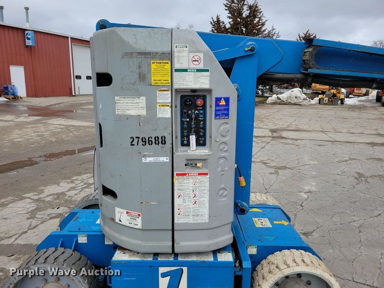 image for item LC9812 1999 Genie Z-30/20 boom lift