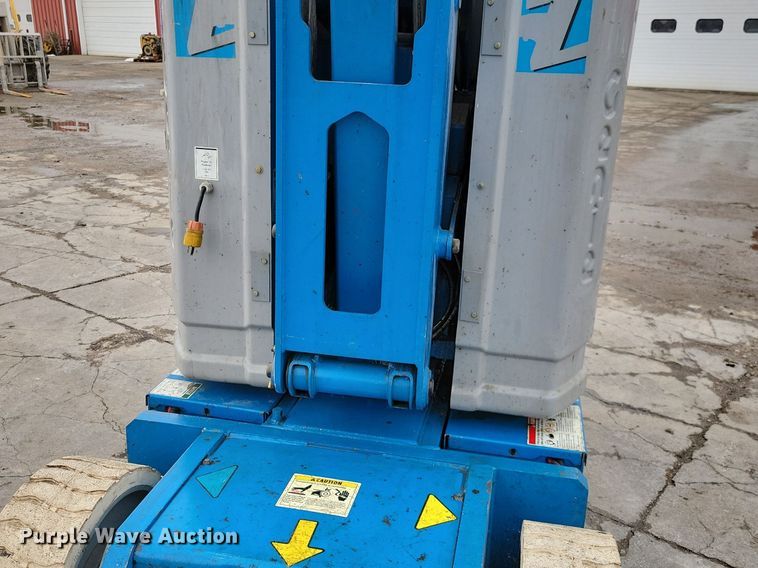 image for item LC9812 1999 Genie Z-30/20 boom lift