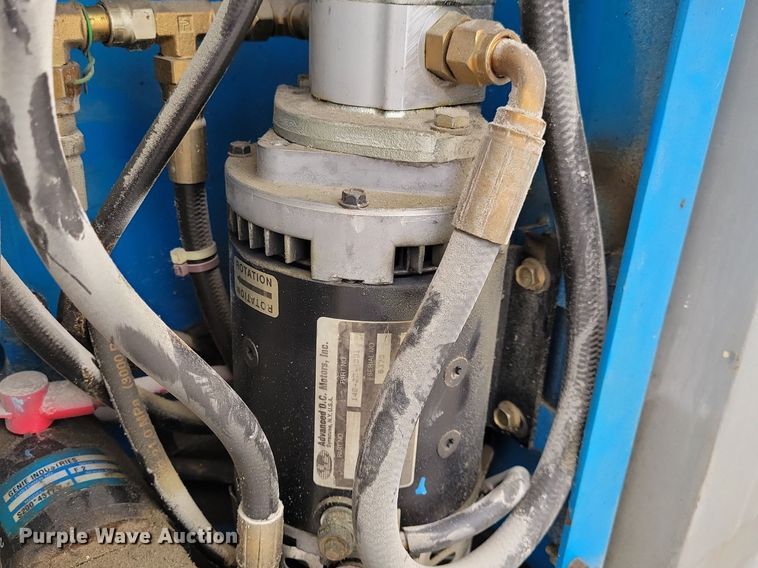 image for item LC9812 1999 Genie Z-30/20 boom lift