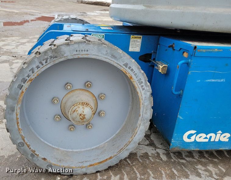 image for item LC9812 1999 Genie Z-30/20 boom lift