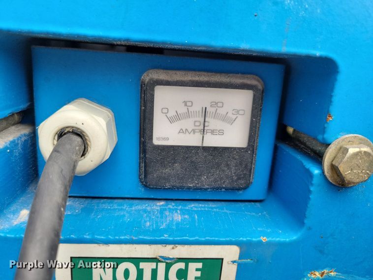 image for item LC9812 1999 Genie Z-30/20 boom lift