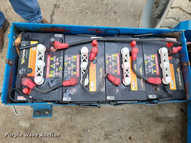 image for item LC9812 1999 Genie Z-30/20 boom lift