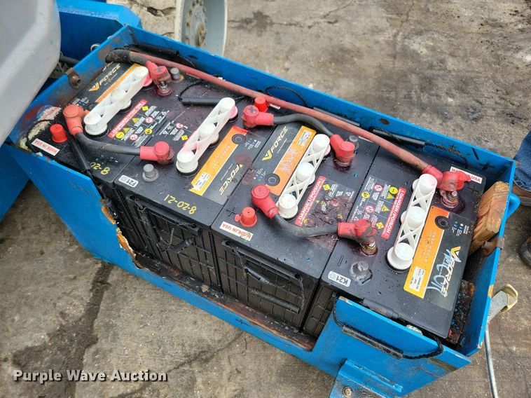 image for item LC9812 1999 Genie Z-30/20 boom lift