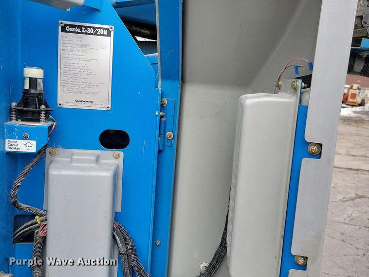 image for item LC9812 1999 Genie Z-30/20 boom lift