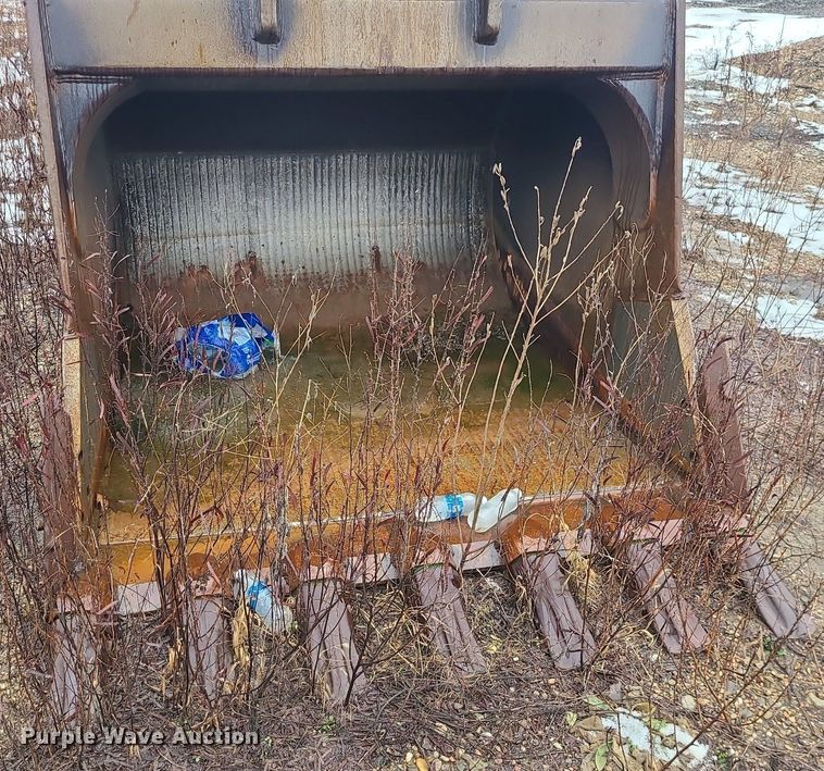 image for item LJ9498 2007 John Deere   450D LC   excavator