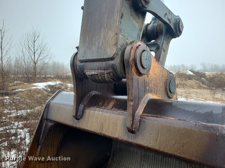 image for item LJ9498 2007 John Deere   450D LC   excavator