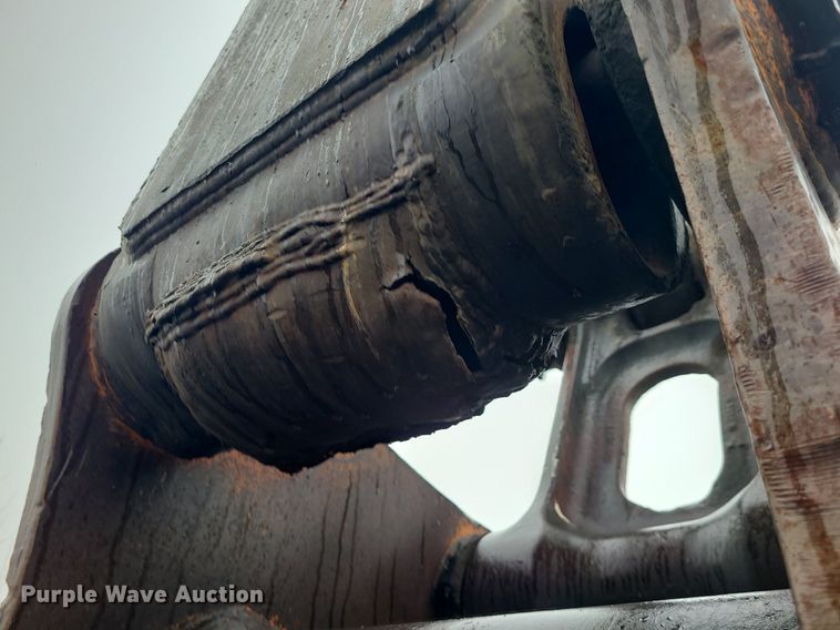 image for item LJ9498 2007 John Deere   450D LC   excavator