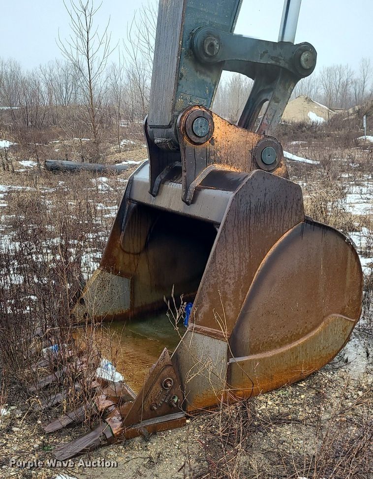 image for item LJ9498 2007 John Deere   450D LC   excavator