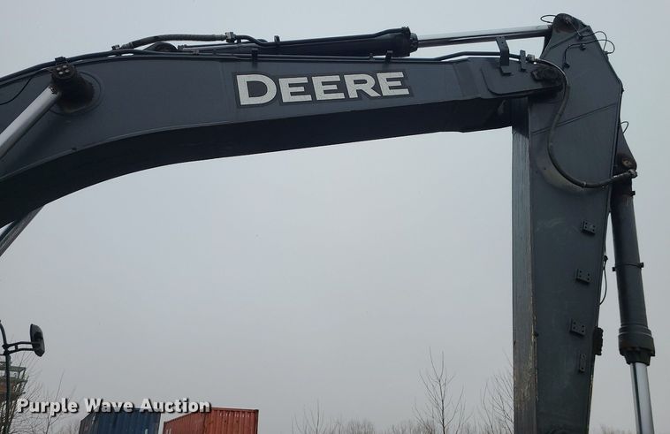 image for item LJ9498 2007 John Deere   450D LC   excavator