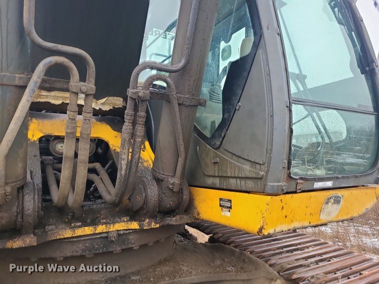 image for item LJ9498 2007 John Deere   450D LC   excavator