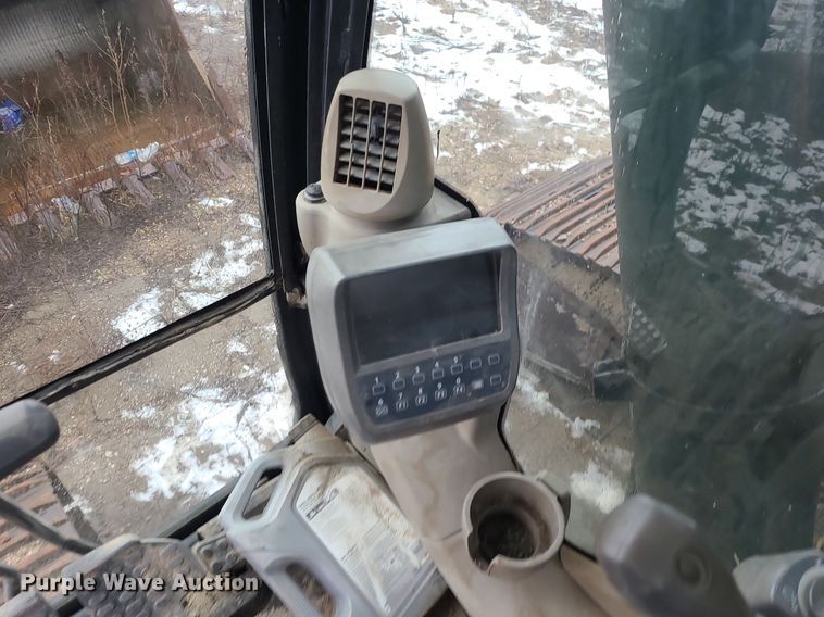 image for item LJ9498 2007 John Deere   450D LC   excavator