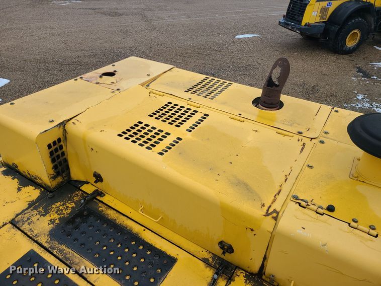 image for item LJ9498 2007 John Deere   450D LC   excavator