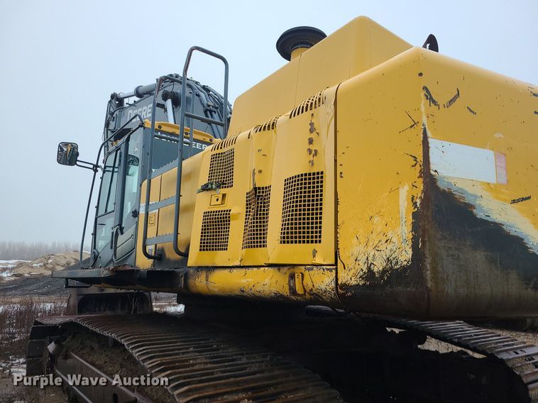 image for item LJ9498 2007 John Deere   450D LC   excavator