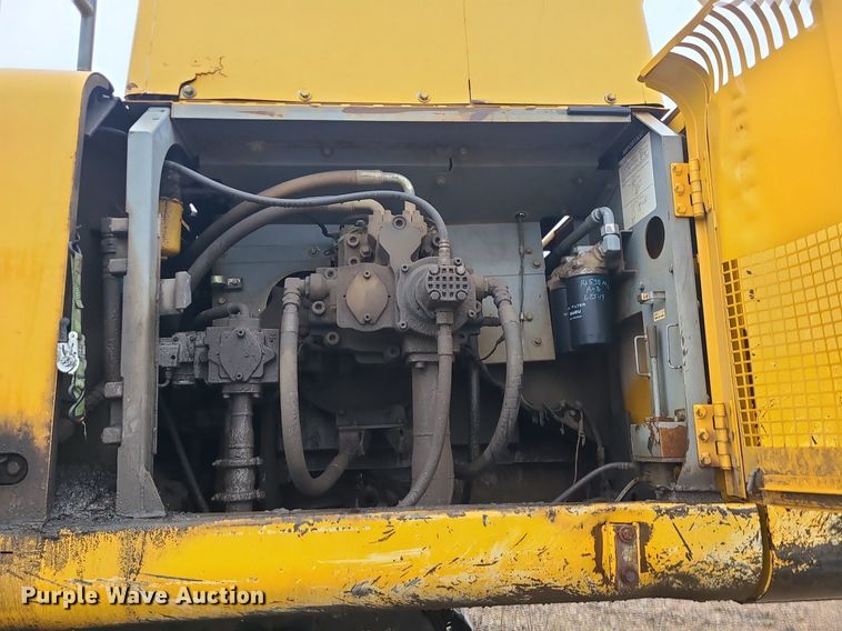 image for item LJ9498 2007 John Deere   450D LC   excavator