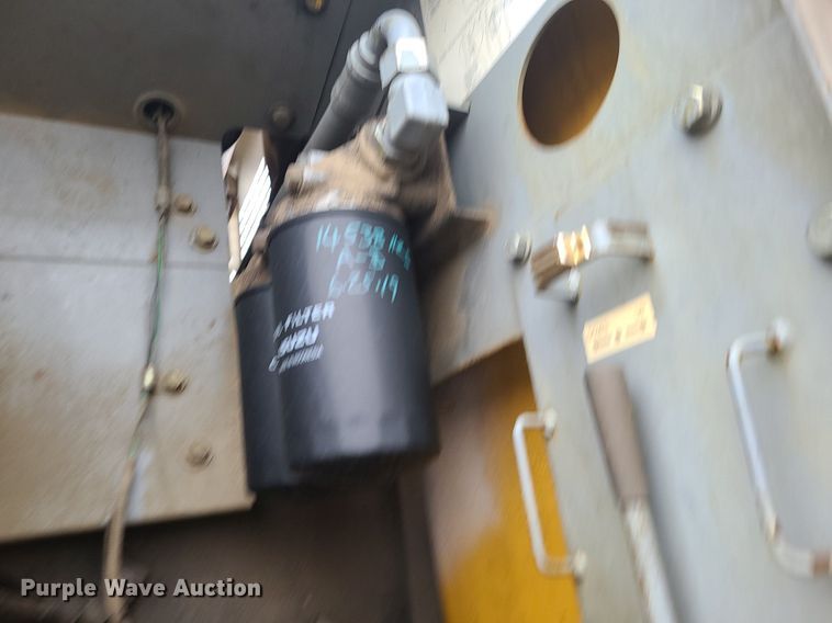 image for item LJ9498 2007 John Deere   450D LC   excavator