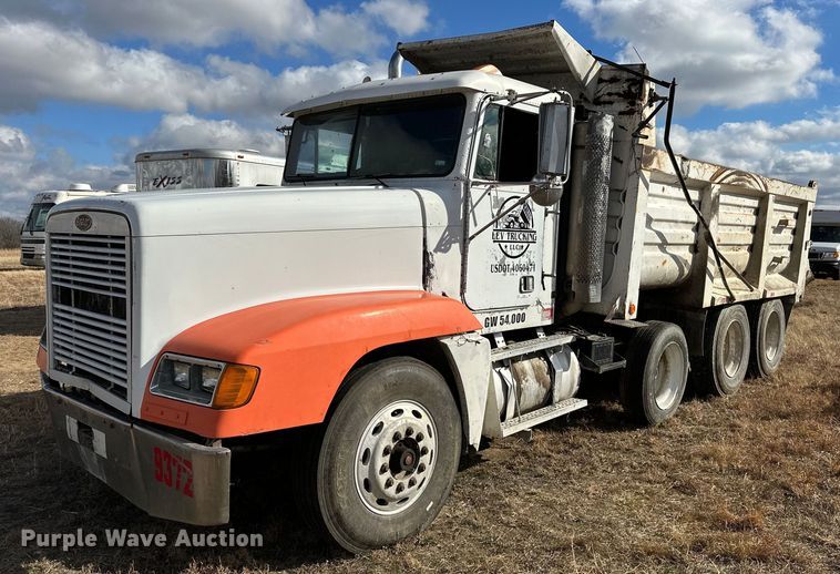 image for item LK9657 1990 Freightliner FLD dump truck