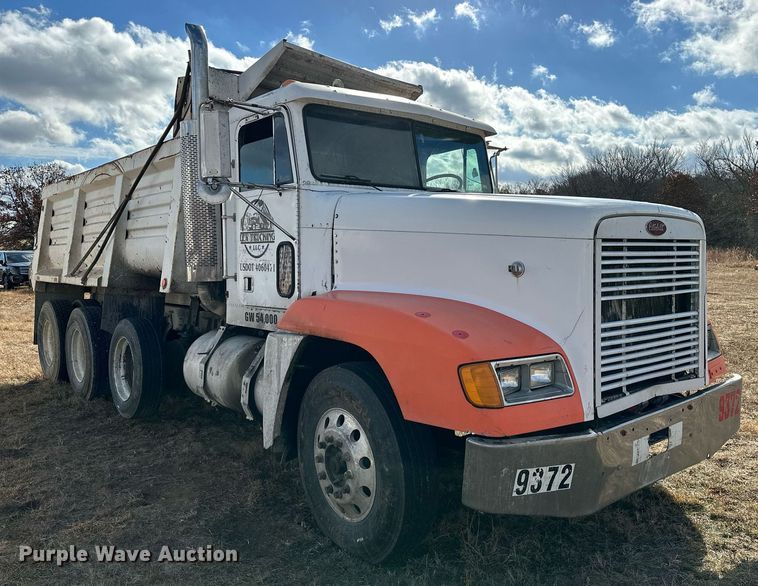 image for item LK9657 1990 Freightliner FLD dump truck