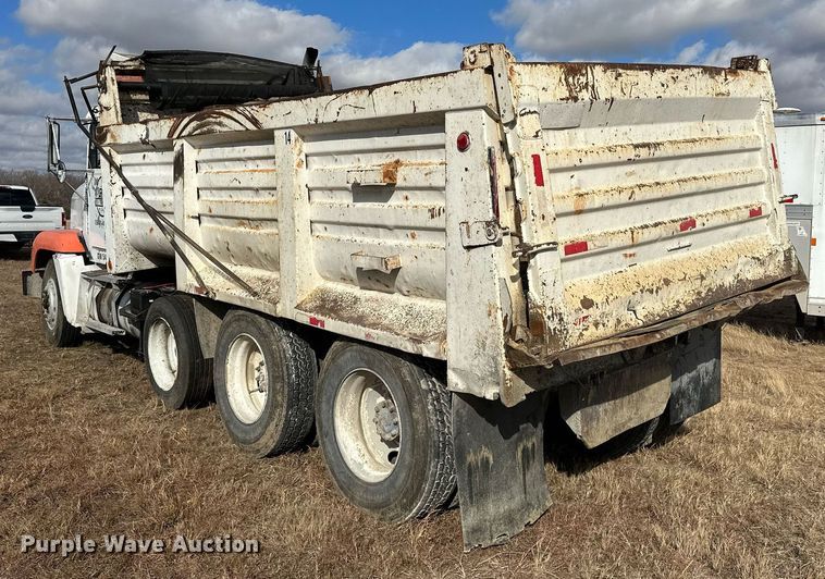 image for item LK9657 1990 Freightliner FLD dump truck