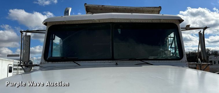 image for item LK9657 1990 Freightliner FLD dump truck