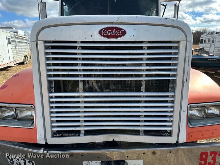 image for item LK9657 1990 Freightliner FLD dump truck