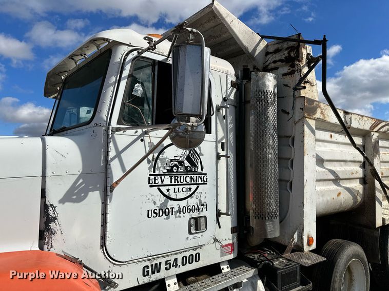 image for item LK9657 1990 Freightliner FLD dump truck