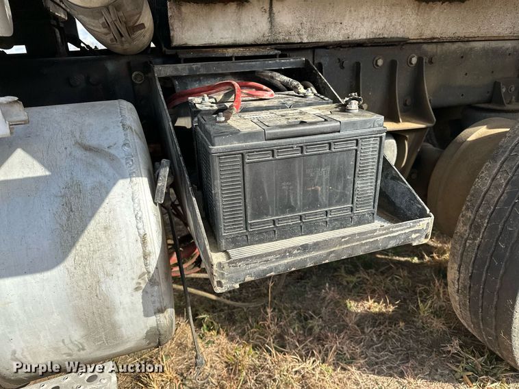 image for item LK9657 1990 Freightliner FLD dump truck