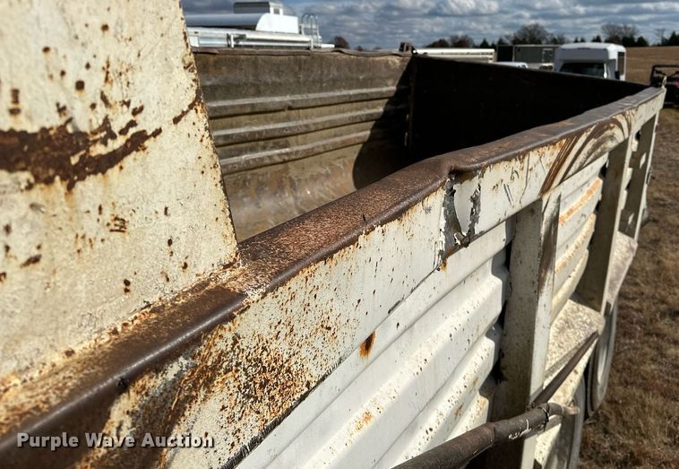 image for item LK9657 1990 Freightliner FLD dump truck