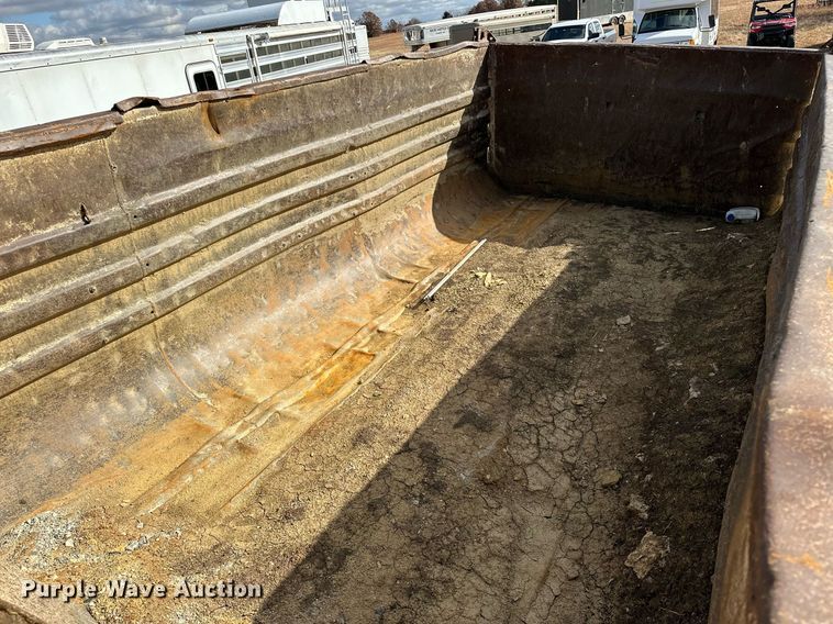 image for item LK9657 1990 Freightliner FLD dump truck